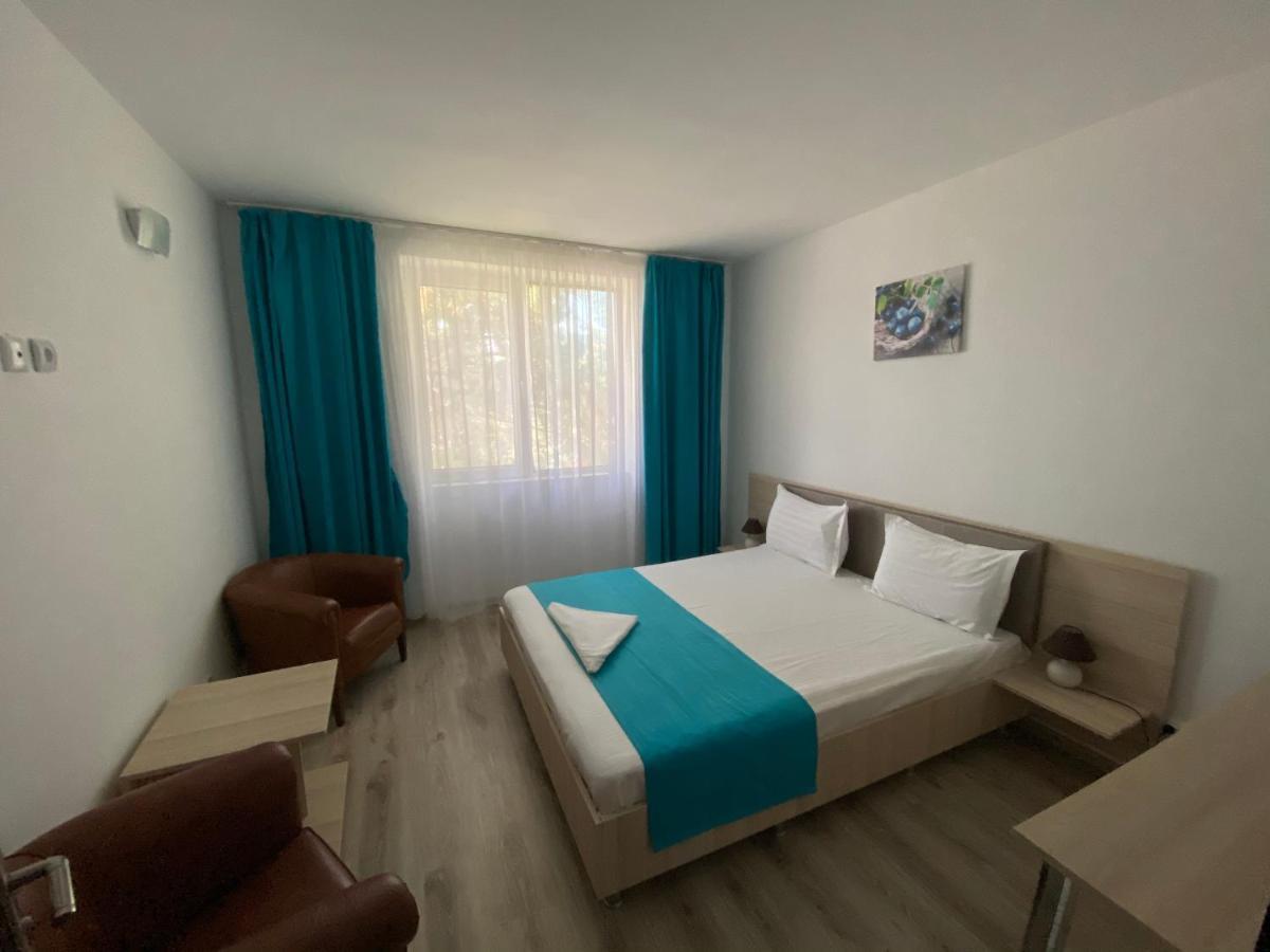 Q Hotel Neptun Dış mekan fotoğraf